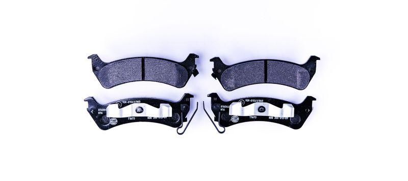 HELLA 8DB 355 013-091 Bremsbelagsatz, Scheibenbremsbelag f&uuml;r JEEP GRAND CHEROKEE I