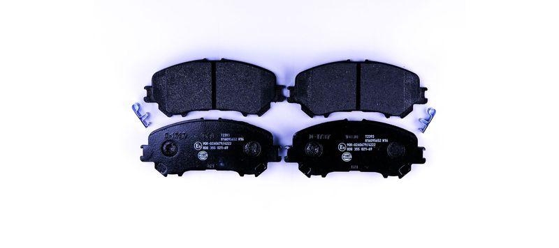 HELLA 8DB 355 021-691 Bremsbelagsatz, Scheibenbremsbelag f&uuml;r NISSAN QASHQAI II