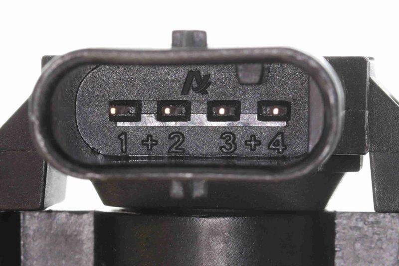 VAICO V20-4933 Ladeluftschlauch f&uuml;r BMW