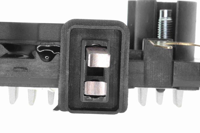 VEMO V24-77-0015 Generatorregler 14,5 Volt Schleifring 14 mm f&uuml;r FIAT