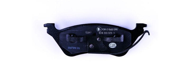 HELLA 8DB 355 023-111 Bremsbelagsatz, Scheibenbremsbelag f&uuml;r CHRYSLER VOYAGER III (GS)