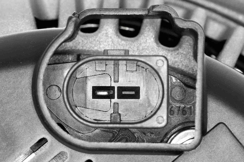 VEMO V10-13-90392 Generator Volt: 14, Ah: 180 Riemenscheiben-&Oslash; 65 mm f&uuml;r VW