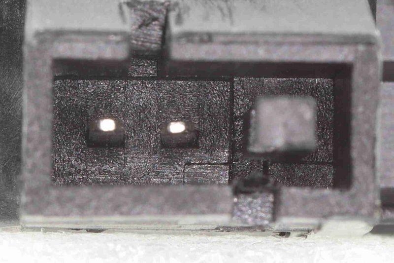 VEMO V10-73-0663 Schalter, Heckklappenentriegelung schwarz für VAG