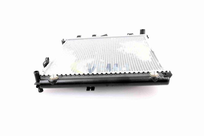 VEMO V30-60-1216 K&uuml;hler, Motork&uuml;hlung Schaltgetriebe / Automatik mit Klimaanla f&uuml;r MERCEDES-BENZ