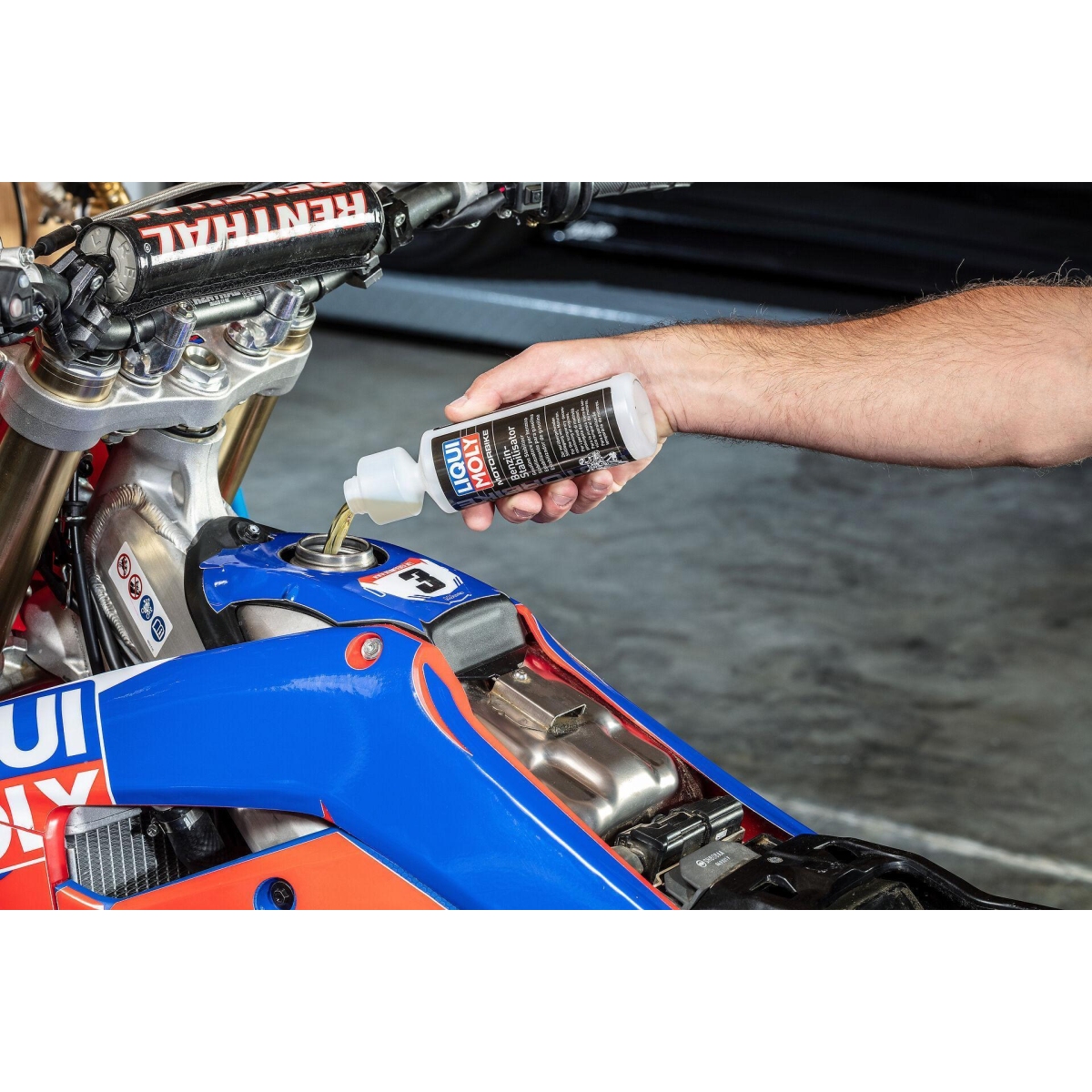 LIQUI MOLY 3041 Kraftstoffadditiv Motorbike Benzinstabilisator Flasche 250 ml